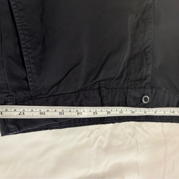 Uniqlo Black Flat Front Chino Shorts - Picture 6 of 9